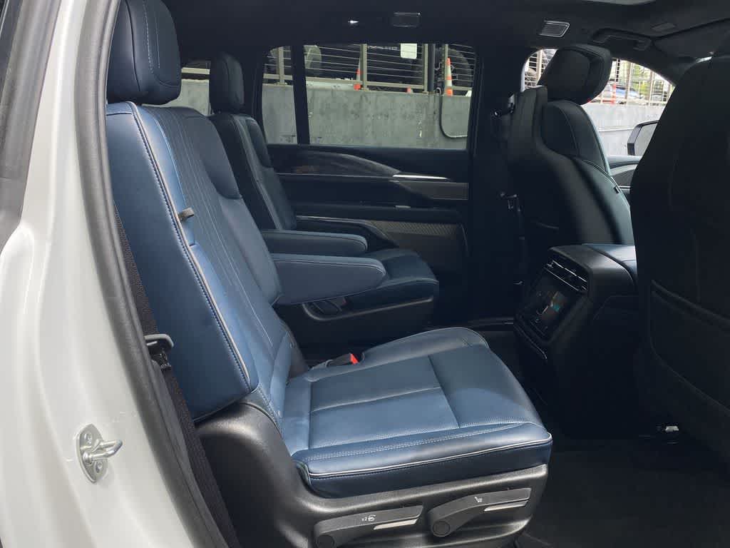 2025 Cadillac ESCALADE IQ Luxury 2