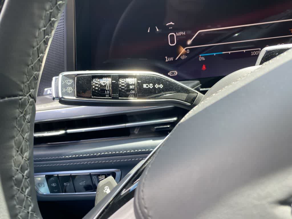 2025 Cadillac ESCALADE IQ Luxury 2