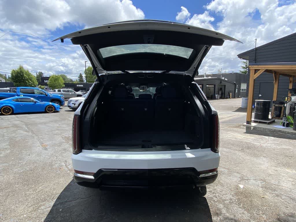 2025 Cadillac ESCALADE IQ Luxury 2
