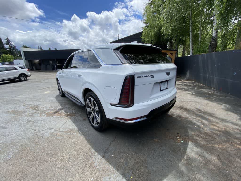 2025 Cadillac ESCALADE IQ Luxury 2