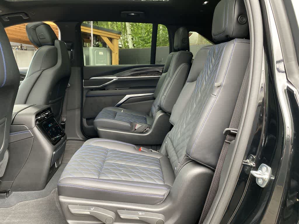 2025 Cadillac ESCALADE IQ Sport 1