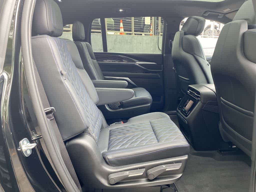 2025 Cadillac ESCALADE IQ Sport 1