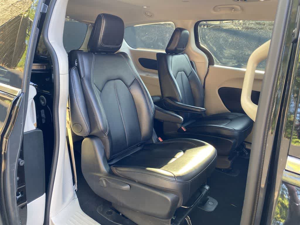 2024 Chrysler Pacifica Hybrid Select