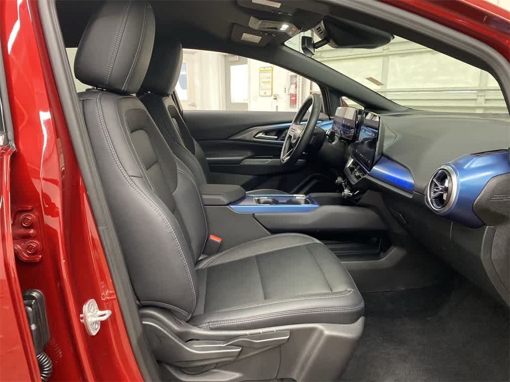 2025 Chevrolet Equinox EV LT