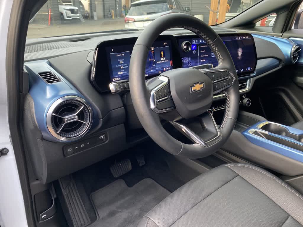 Used 2026 Chevrolet Equinox EV 2LT with VIN 3GN7DNRP9TS156560 for sale in Portland, OR