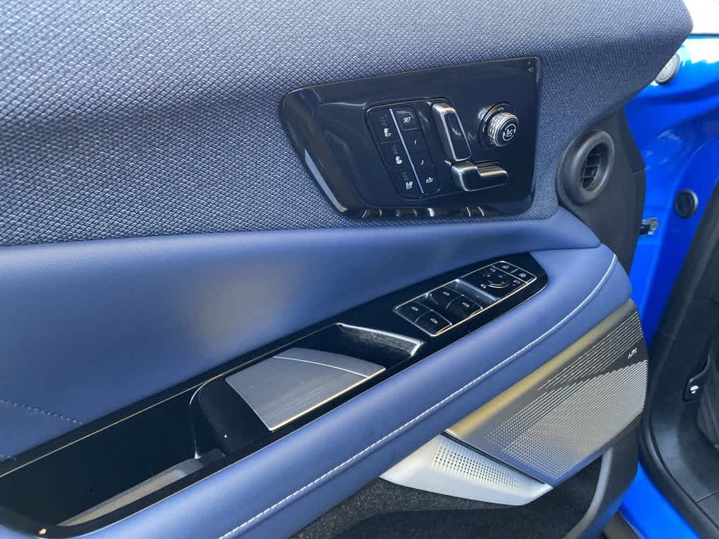 2026 Cadillac OPTIQ Premium Luxury