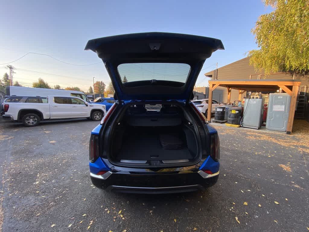 2026 Cadillac OPTIQ Premium Luxury