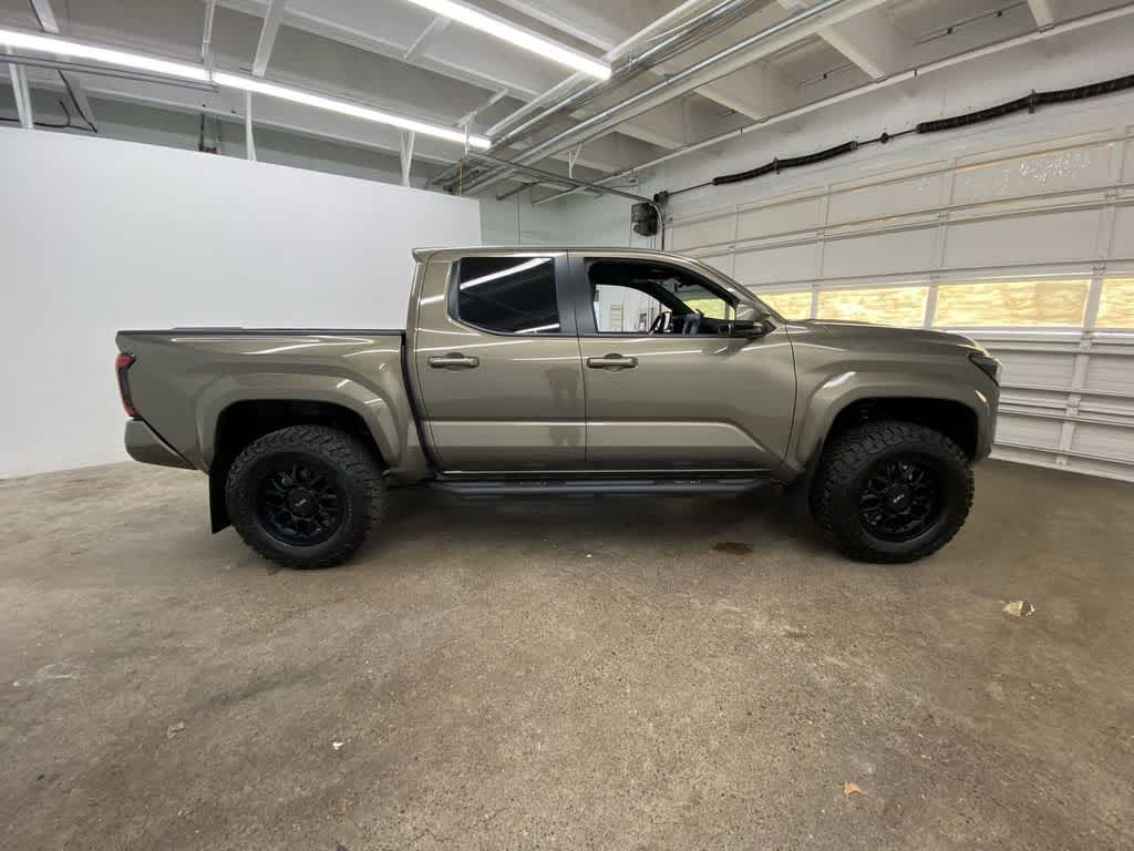 2024 Toyota Tacoma 4WD SR5
