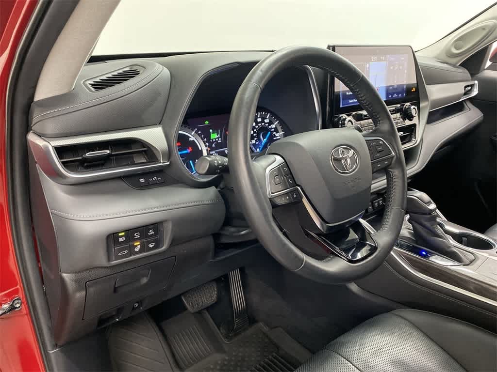 2020 Toyota Highlander Hybrid Platinum