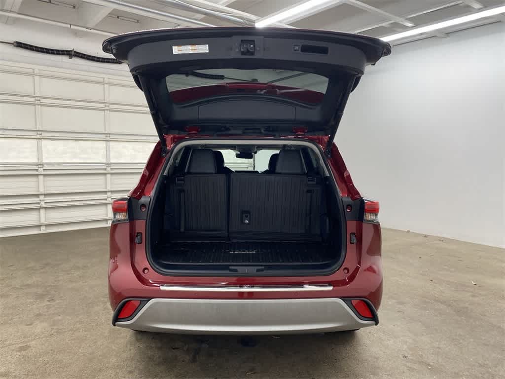 2020 Toyota Highlander Hybrid Platinum