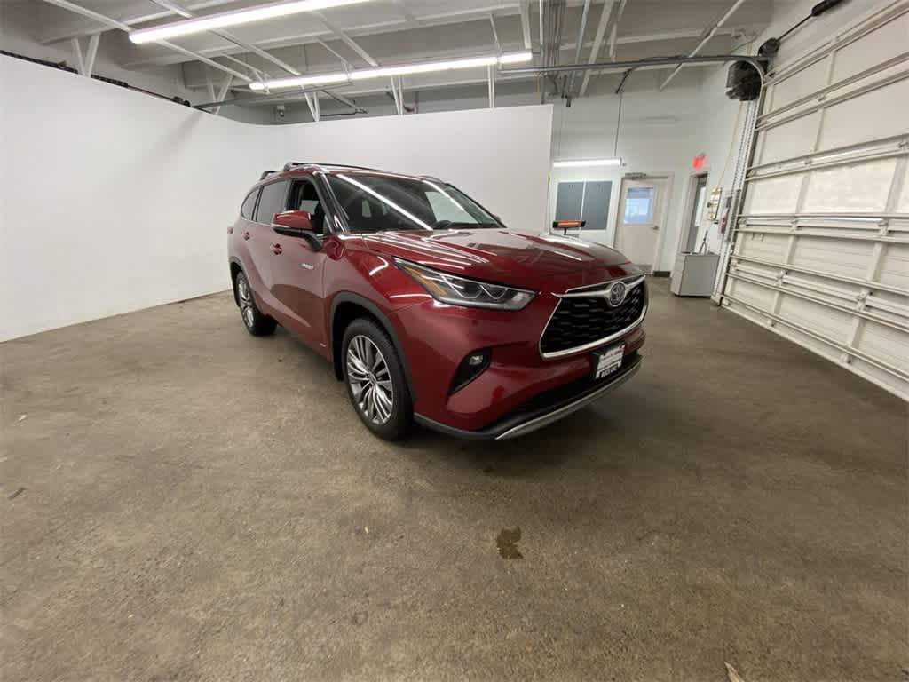 2020 Toyota Highlander Hybrid Platinum