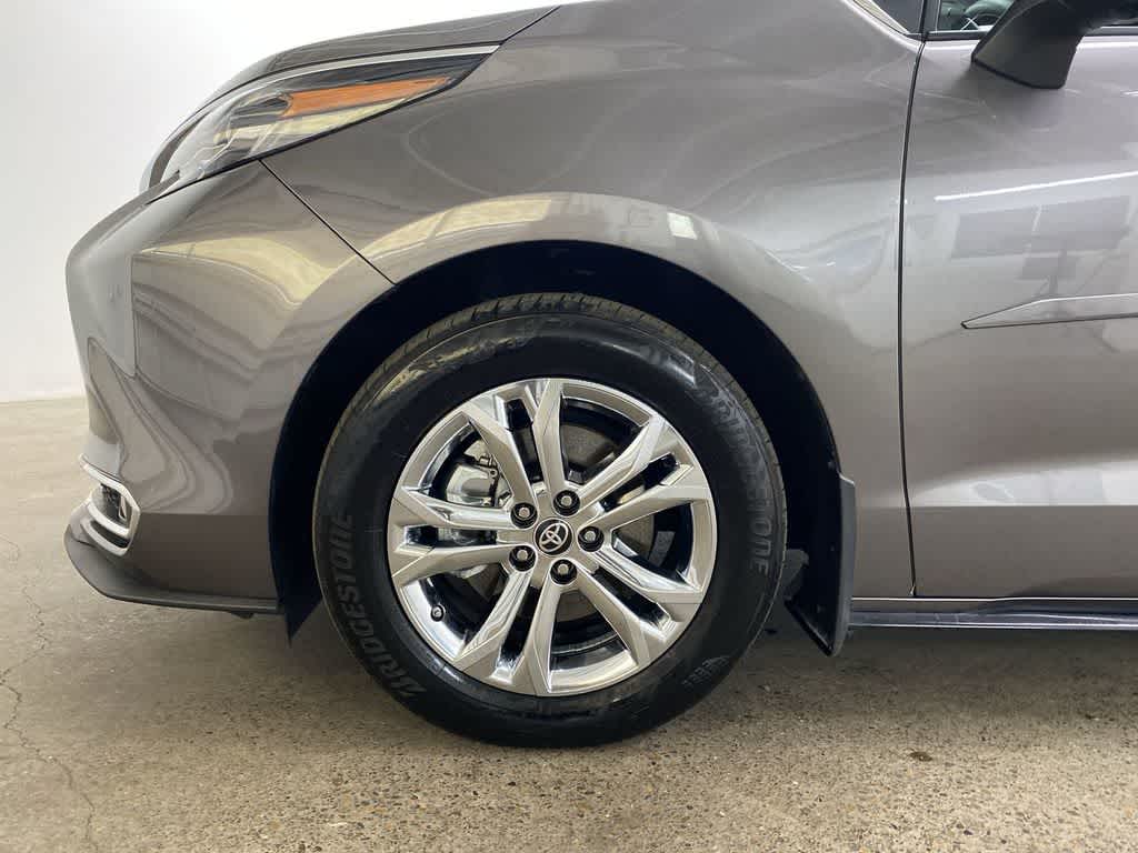 2024 Toyota Sienna Platinum