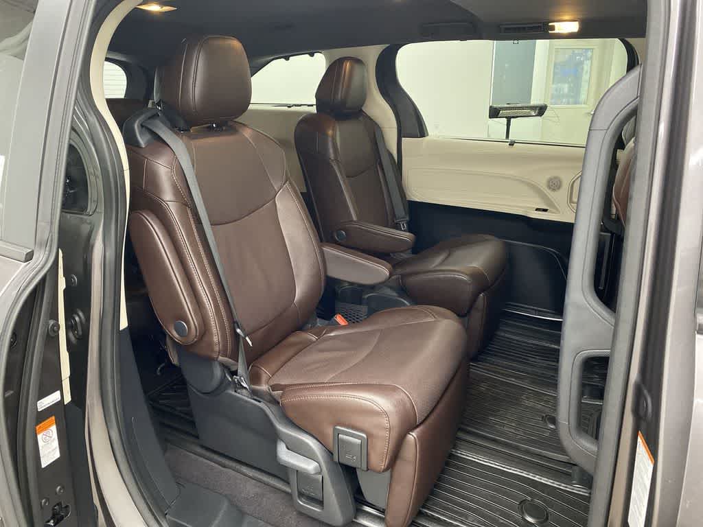 2024 Toyota Sienna Platinum