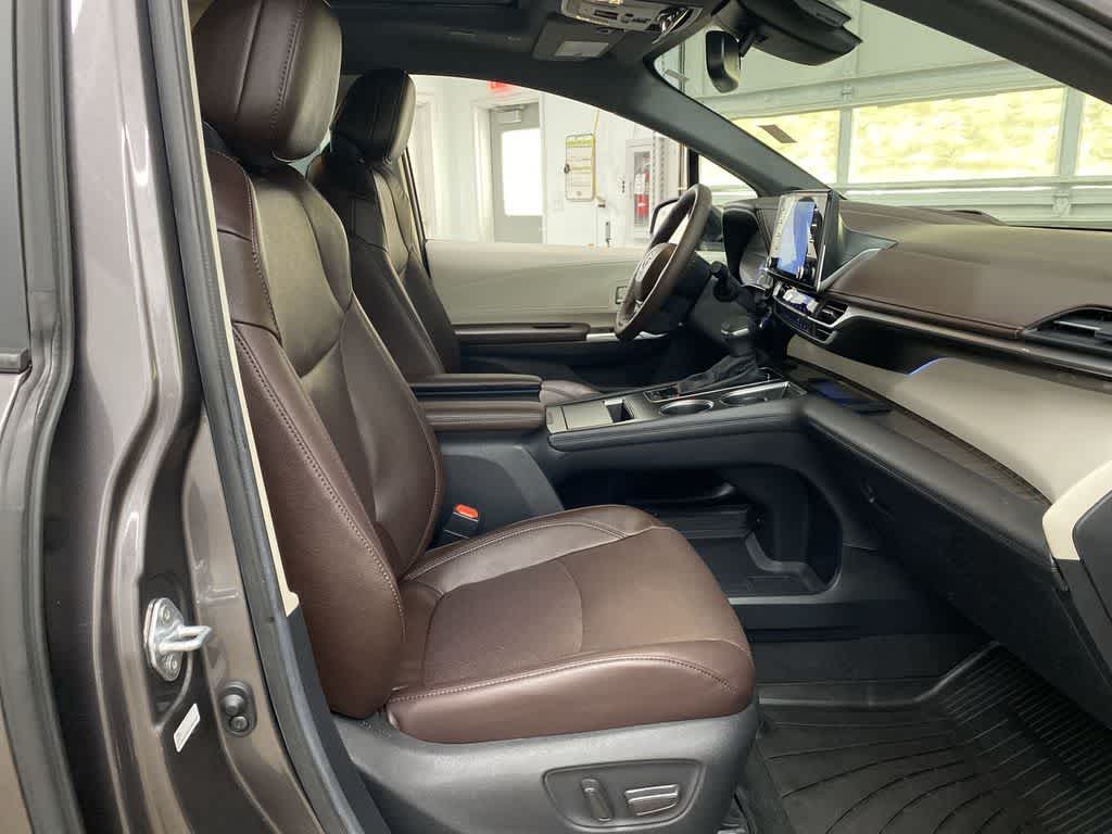 2024 Toyota Sienna Platinum