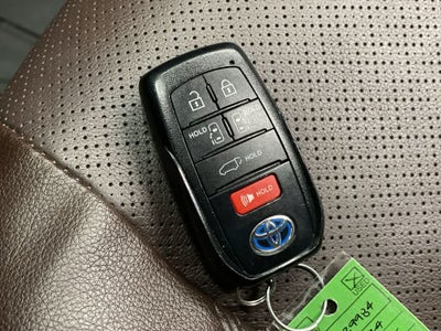 2024 Toyota Sienna Platinum