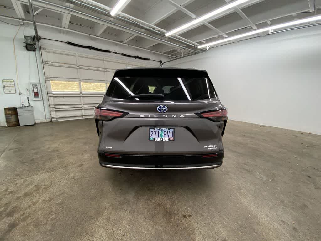 2024 Toyota Sienna Platinum