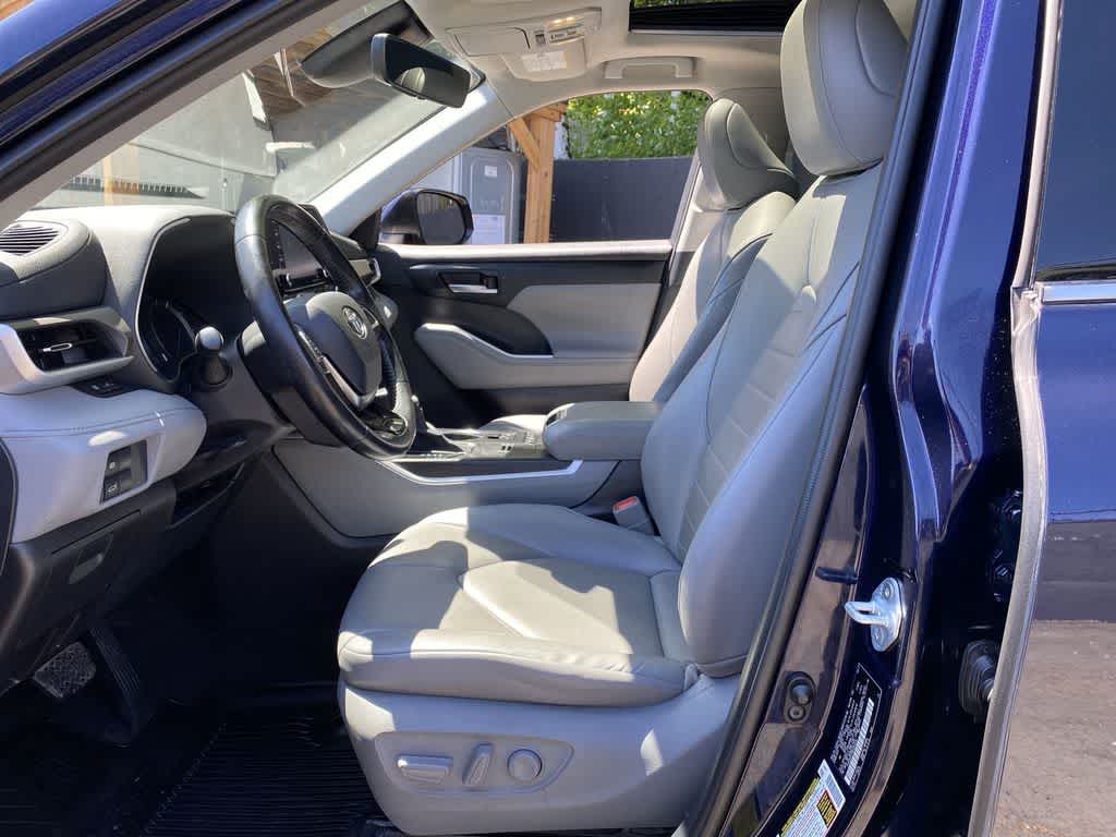 2021 Toyota Highlander Hybrid XLE