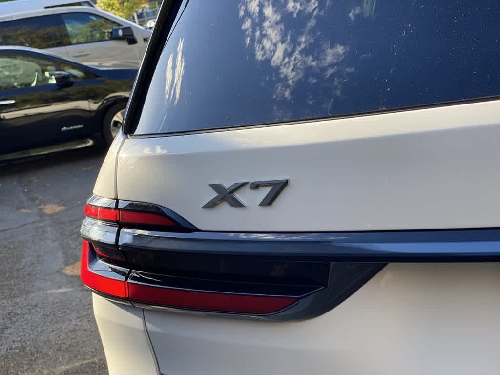 2025 BMW X7 xDrive40i