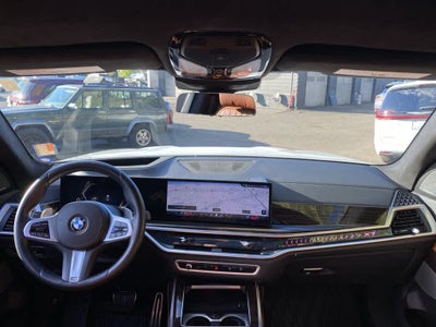 2025 BMW X7 xDrive40i