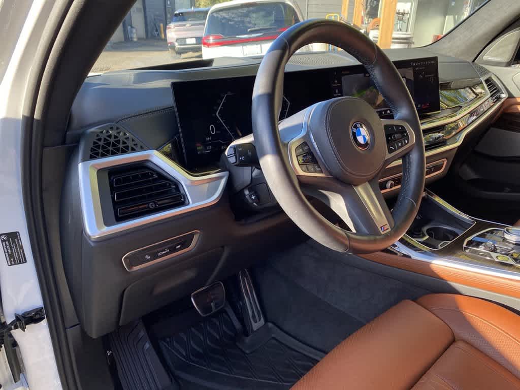 2025 BMW X7 xDrive40i