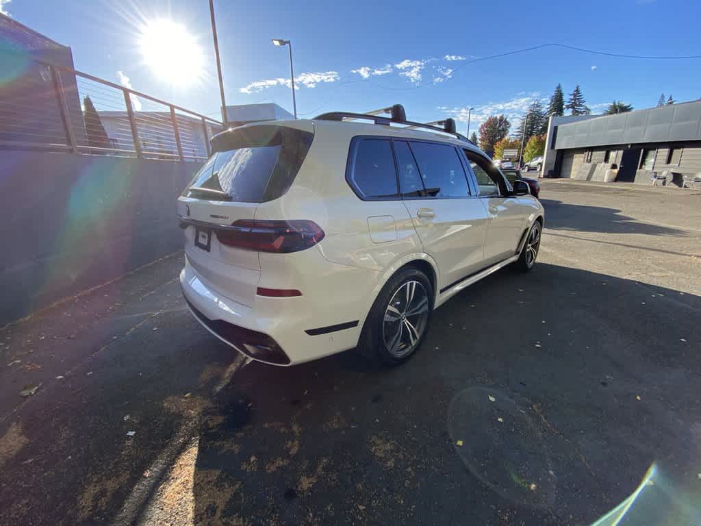 2025 BMW X7 xDrive40i