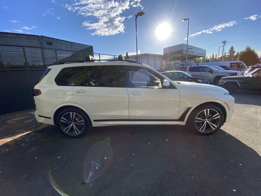 2025 BMW X7 xDrive40i