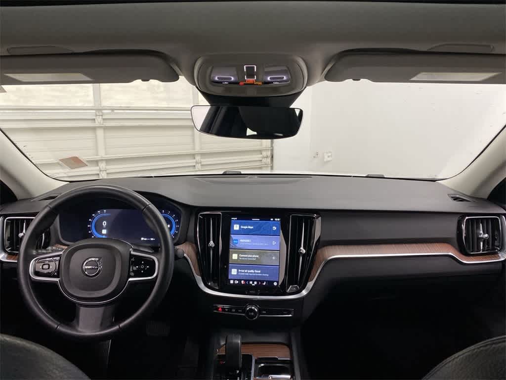 2024 Volvo S60 Plus Dark Theme