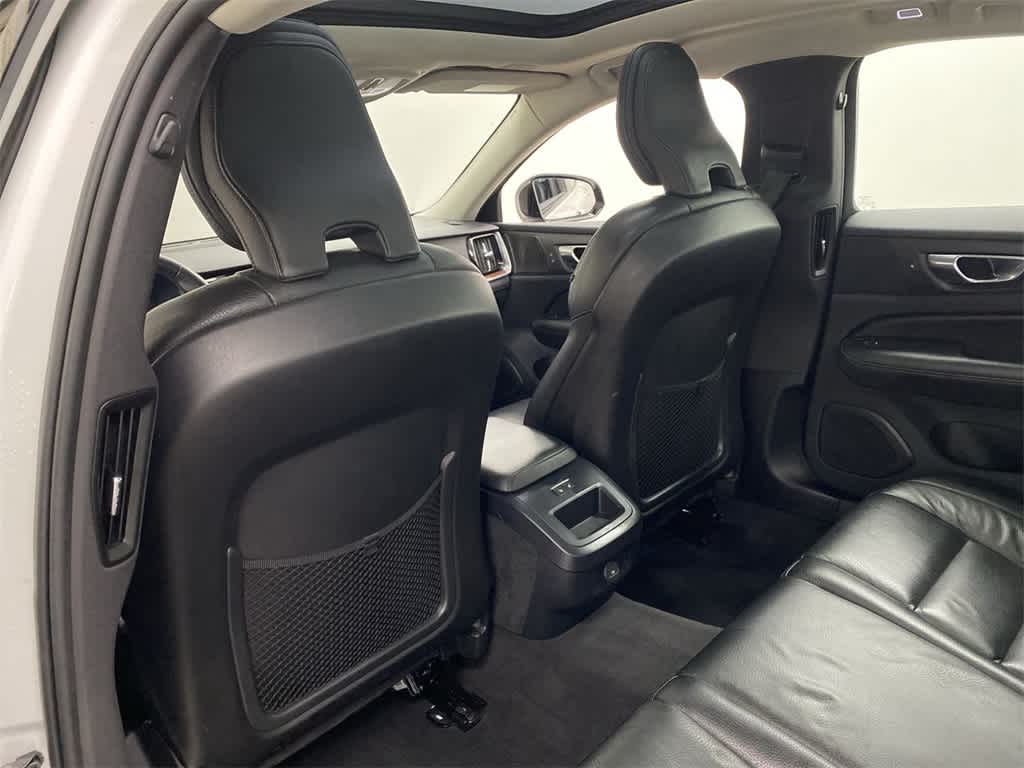 2024 Volvo S60 Plus Dark Theme