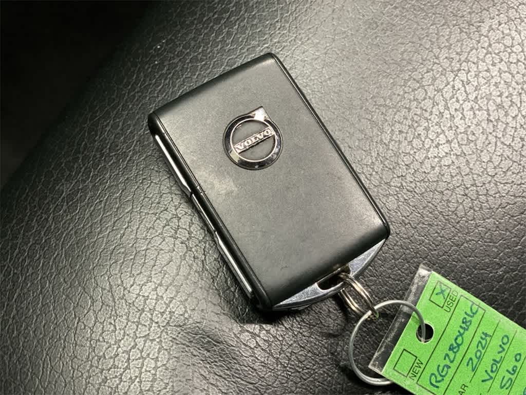 2024 Volvo S60 Plus Dark Theme