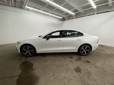 2024 Volvo S60 Plus Dark Theme