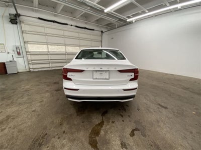 2024 Volvo S60 Plus Dark Theme