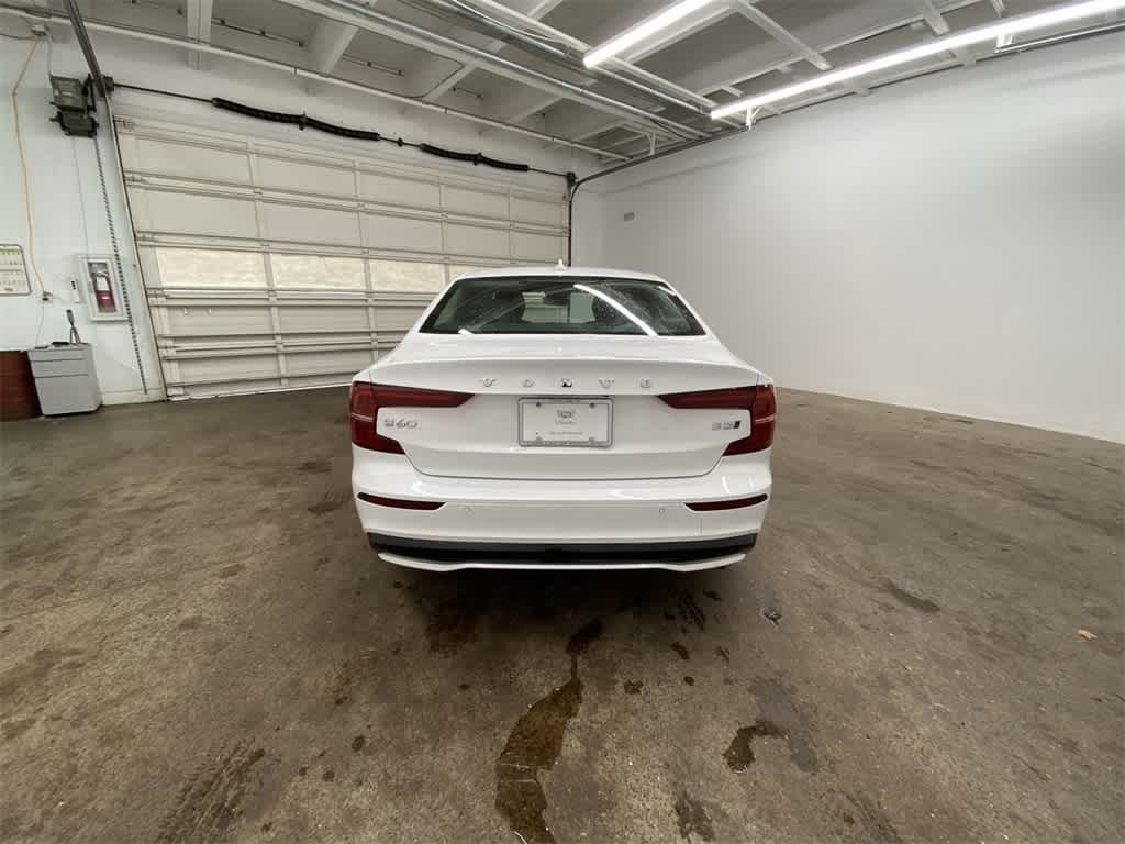 2024 Volvo S60 Plus Dark Theme