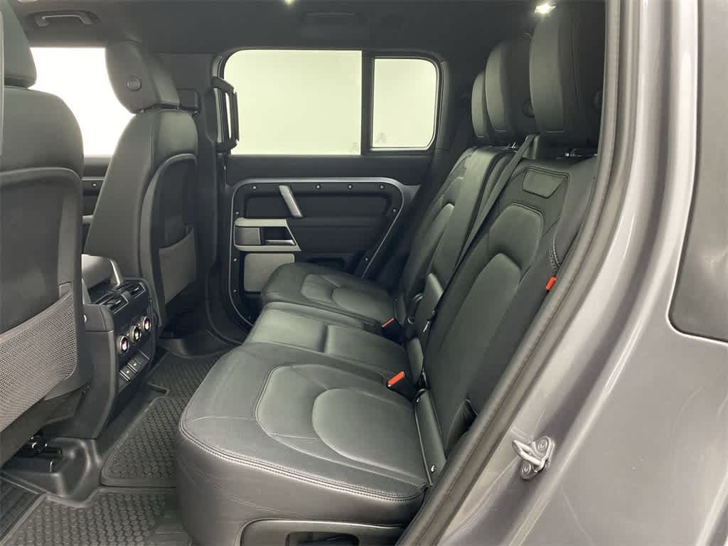 2023 Land Rover Defender X-Dynamic SE