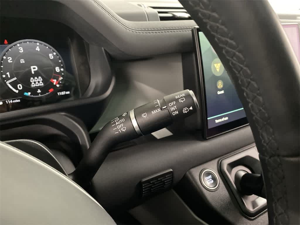 2023 Land Rover Defender X-Dynamic SE