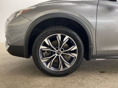 2017 INFINITI QX30 Premium