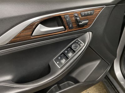 2017 INFINITI QX30 Premium