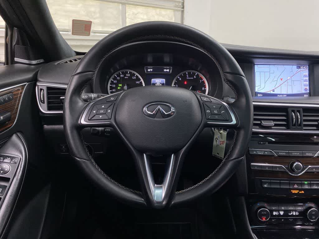 2017 INFINITI QX30 Premium