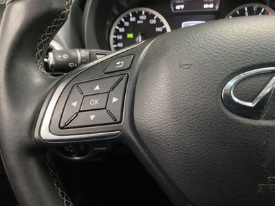 2017 INFINITI QX30 Premium