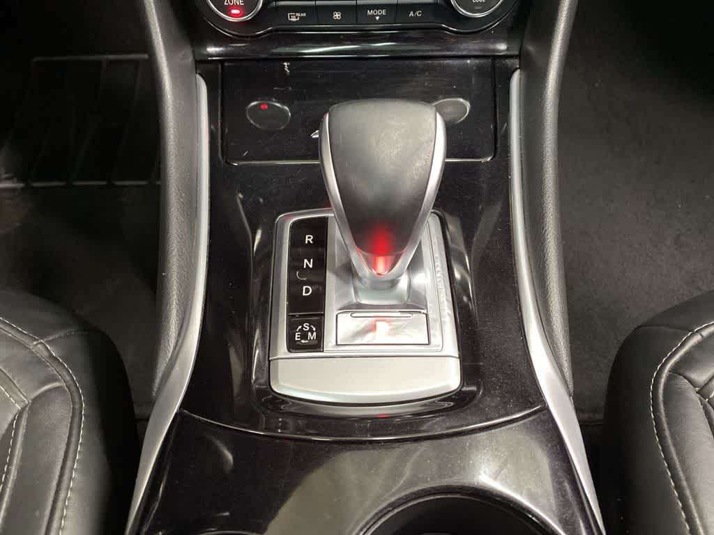 2017 INFINITI QX30 Premium