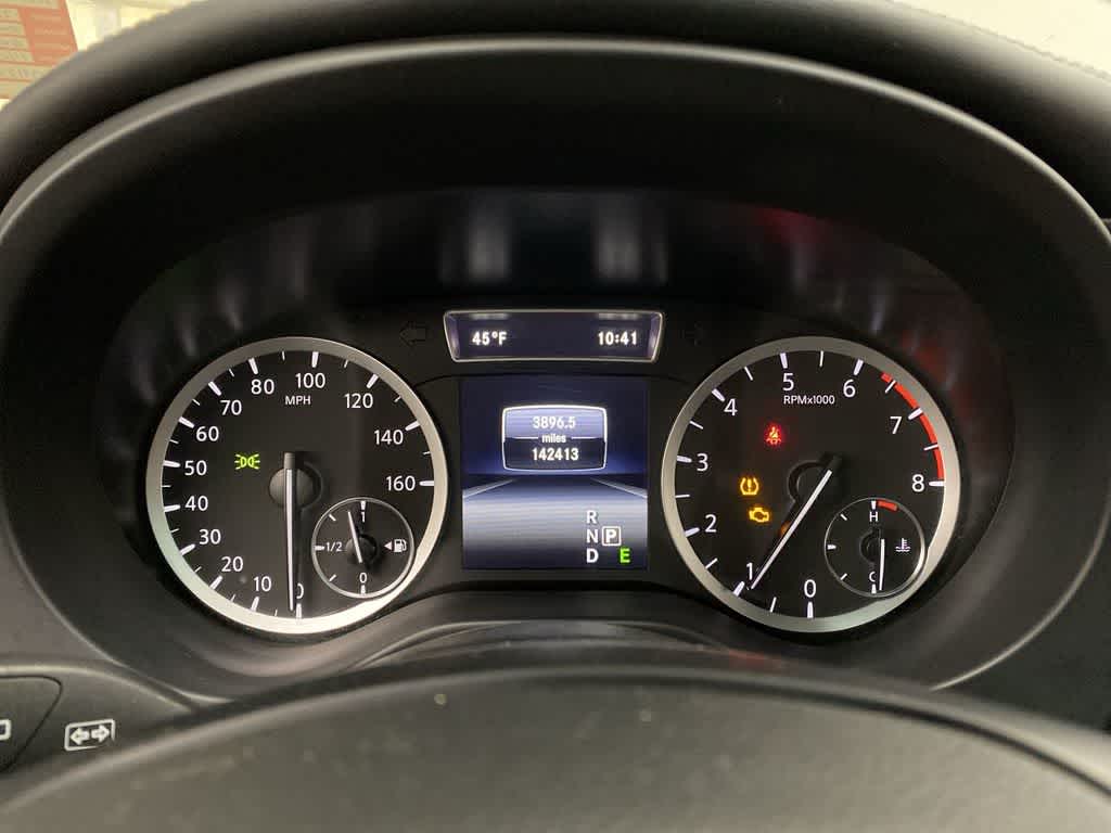 2017 INFINITI QX30 Premium