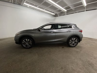 2017 INFINITI QX30 Premium