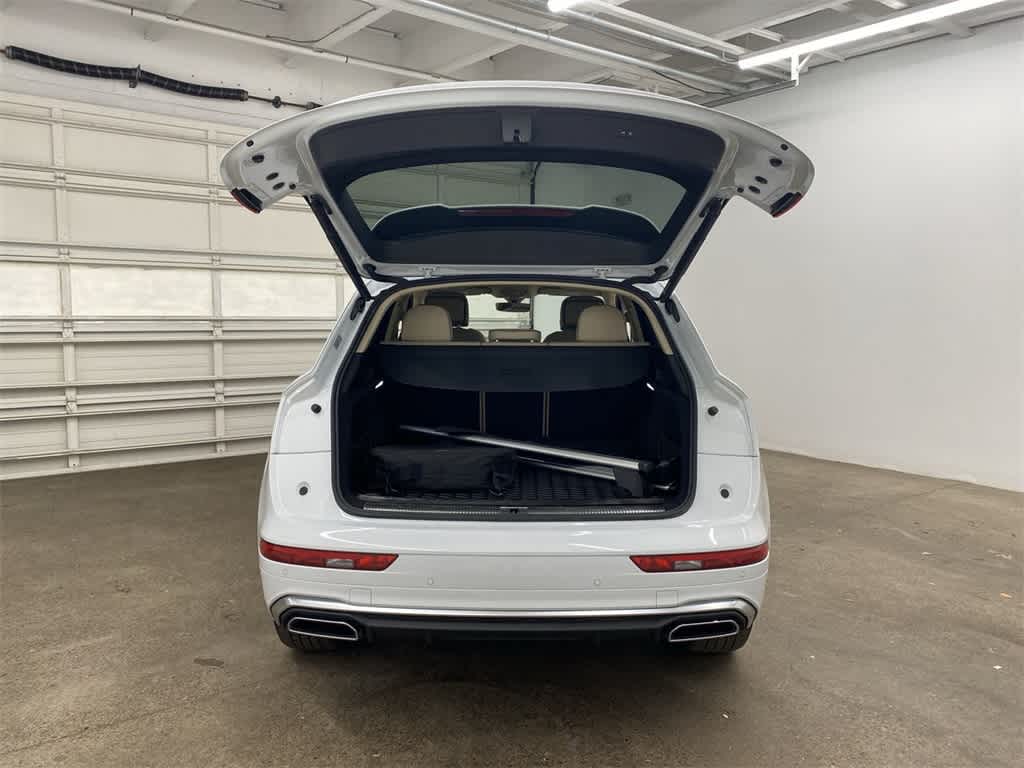 2022 Audi Q5 S line Prestige