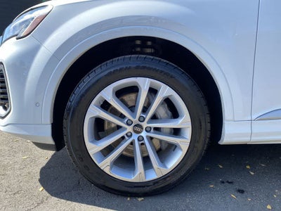 2025 Audi Q7 Premium Plus