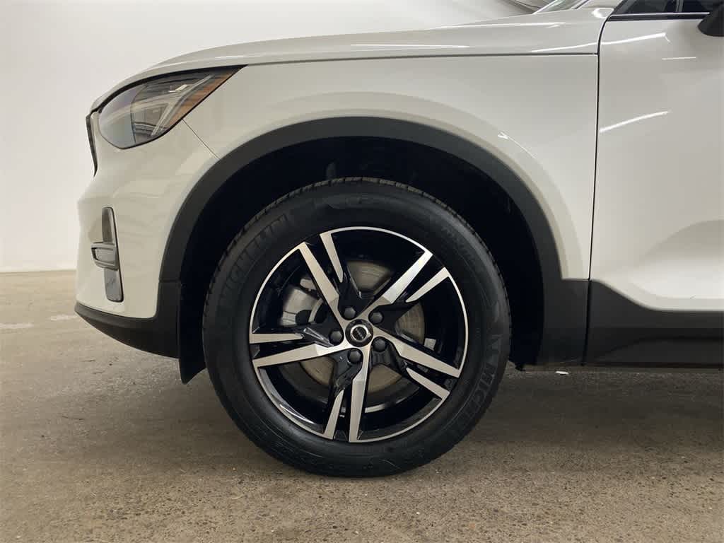 2024 Volvo XC40 Core Bright Theme