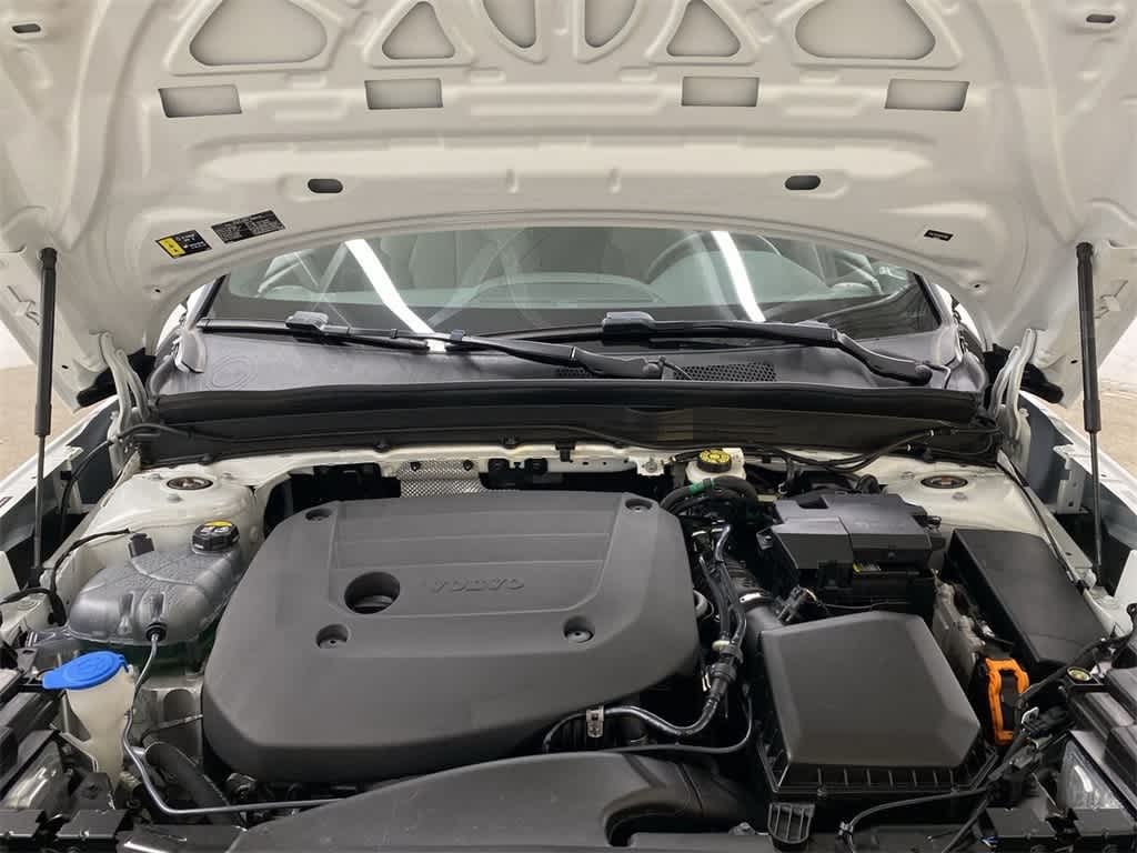 2024 Volvo XC40 Core Bright Theme