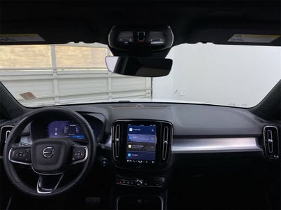 2024 Volvo XC40 Core Bright Theme