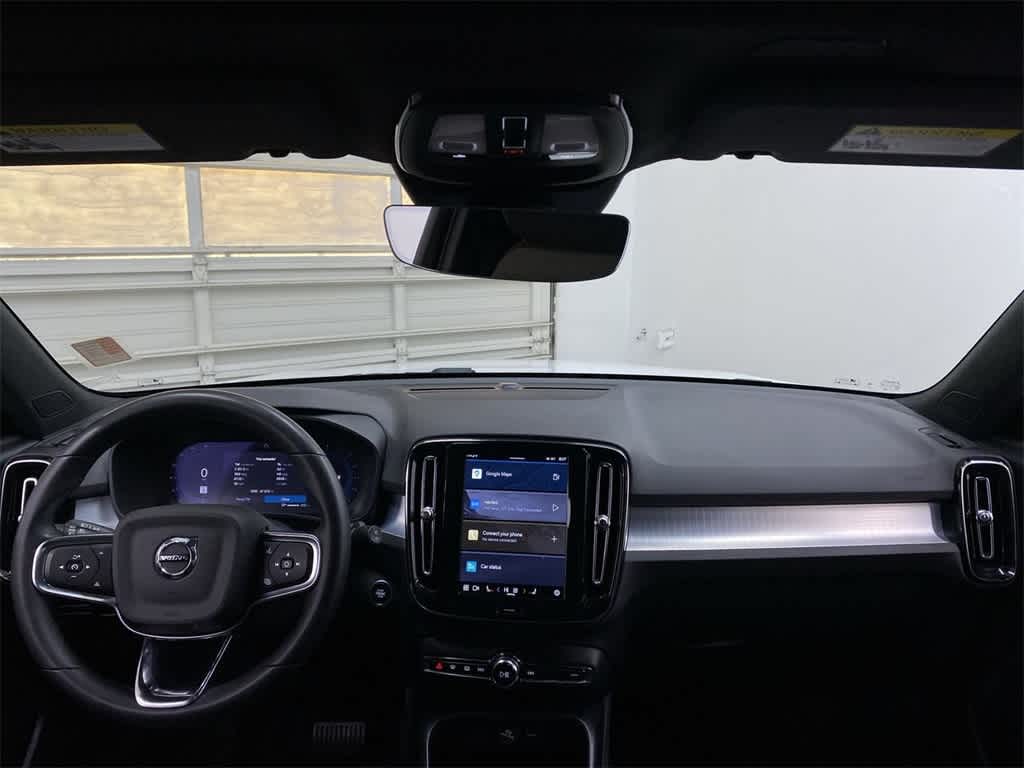 2024 Volvo XC40 Core Bright Theme