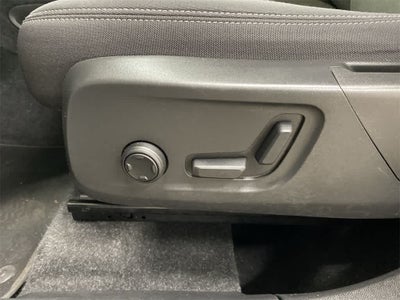 2024 Volvo XC40 Core Bright Theme