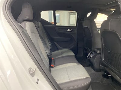 2024 Volvo XC40 Core Bright Theme