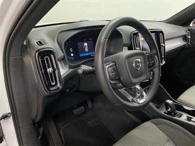 2024 Volvo XC40 Core Bright Theme